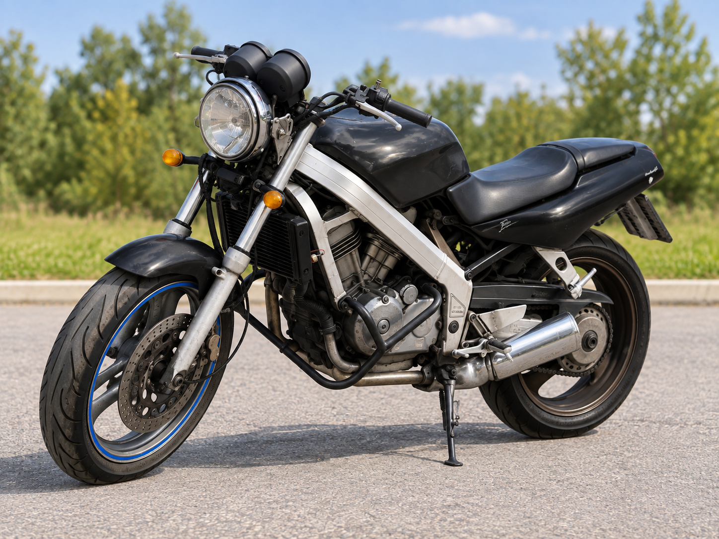 Honda Bros 400 в аренду в Санкт-Петербург